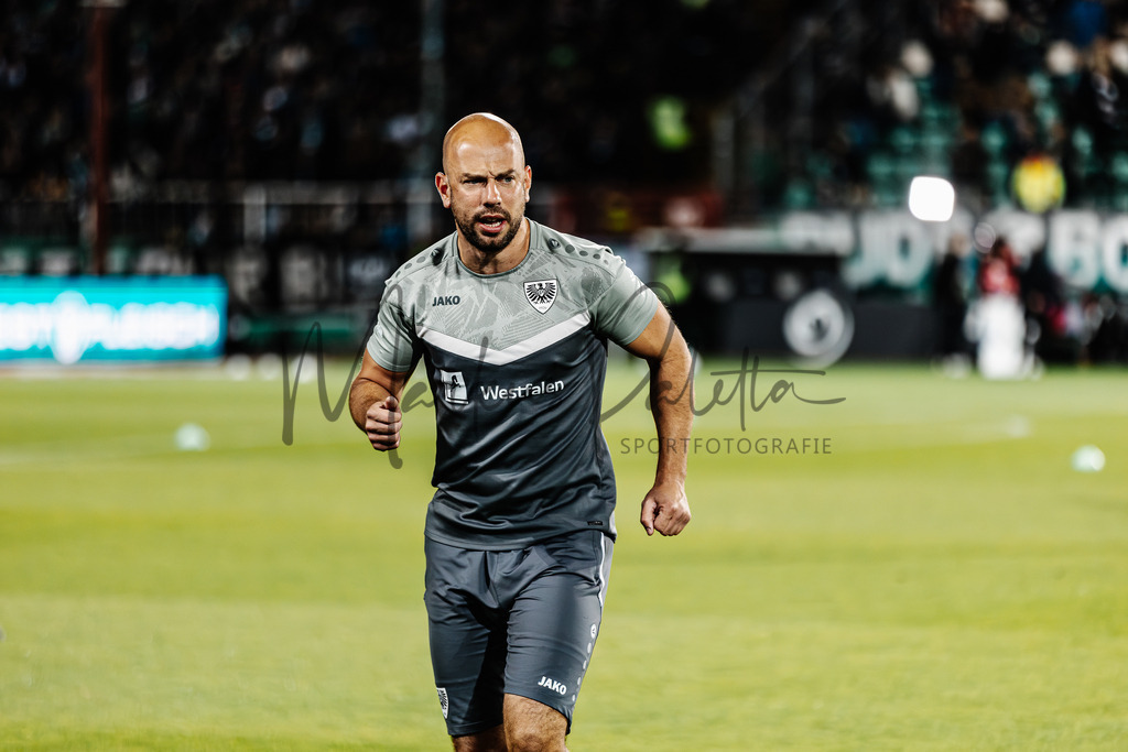 2. Bundesliga, Saison 2024/25, 7. Spieltag: SC Preußen Münster - FC Schalke 04 | Münster, 28.09.2024: 2. Bundesliga, 7. Spieltag, SC Preußen Münster gegen FC Schalke 04 im LVM-Preußenstadion in Münster. Foto: sportfotografie.ms | Markus Paletta - Realisiert mit Pictrs.com