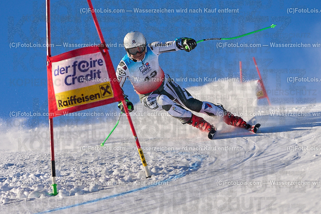 ALP3893_MASTERS-Cup_GS-A Herrn_Hrstka Milan | (C)FotoLois.com, Alois Spandl. FIS Masters-Cup Wildschönau, Giant Slalom auf der Piste Schatzberg GS, Siegerehrung auf dem Dorfplatz Niederau, Sa 13. Januar 2024.