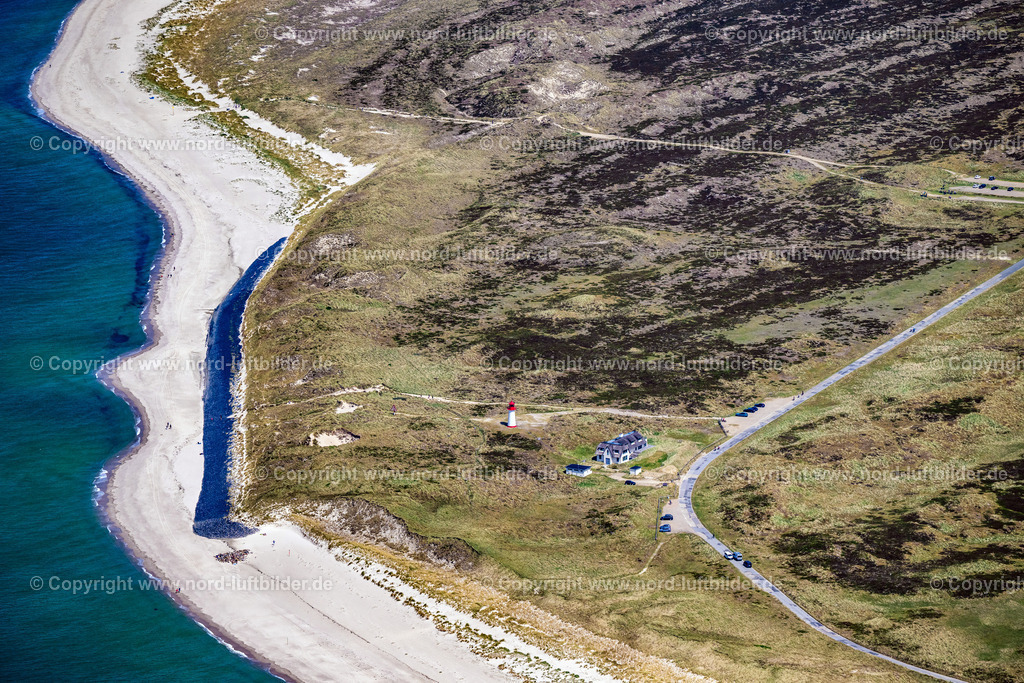 Sylt_List_Ellenbogen_Leuchtturm_Listwest_ELS_5675130625 | LIST 13.06.2025 Leuchtturm "List-West" als historisches Seefahrtzeichen im Küstenbereich in List auf der Insel Sylt im Bundesland Schleswig-Holstein, Deutschland. // Lighthouse as a historic seafaring character in the coastal area " List-West " in List at the island Sylt in the state Schleswig-Holstein, Germany. Foto: Martin Elsen