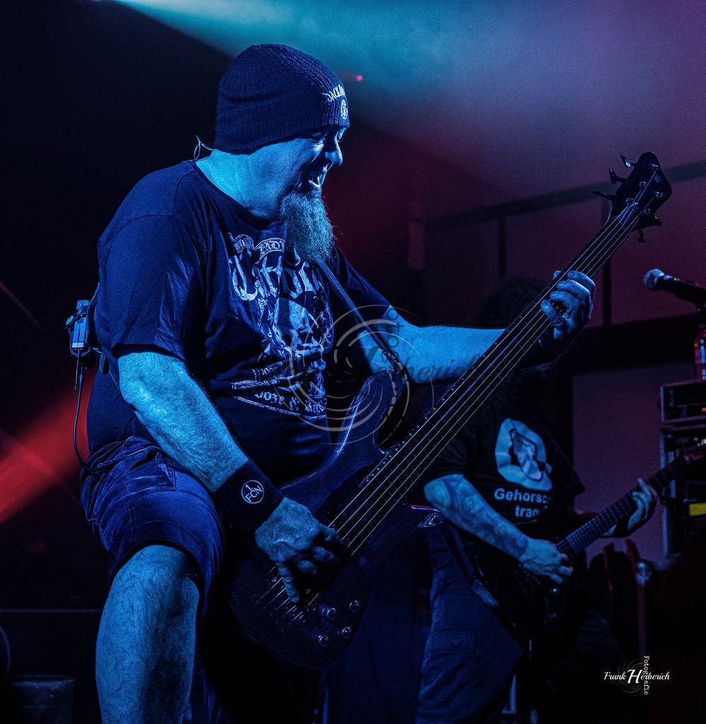 Justice Daudenwinden | Frank Herberich Fotografie, Frank Herberich, Fotografie, Hochzeit, Portrait, St. Peter Ording, Ording, Westerhever, Nordsee, Frank Fotografie, Hardheim,  Odenwald,Walldürn, Band,Eventfotografie - Realisiert mit Pictrs.com