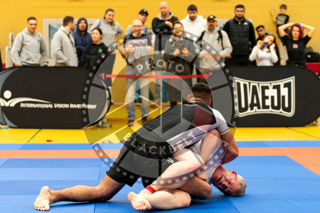 20231118PBB14118 | Fighters compete during the AJP Tour 600 Frankfurt Championship in Frankfurt/Main, Germany, on November 18, 2023.