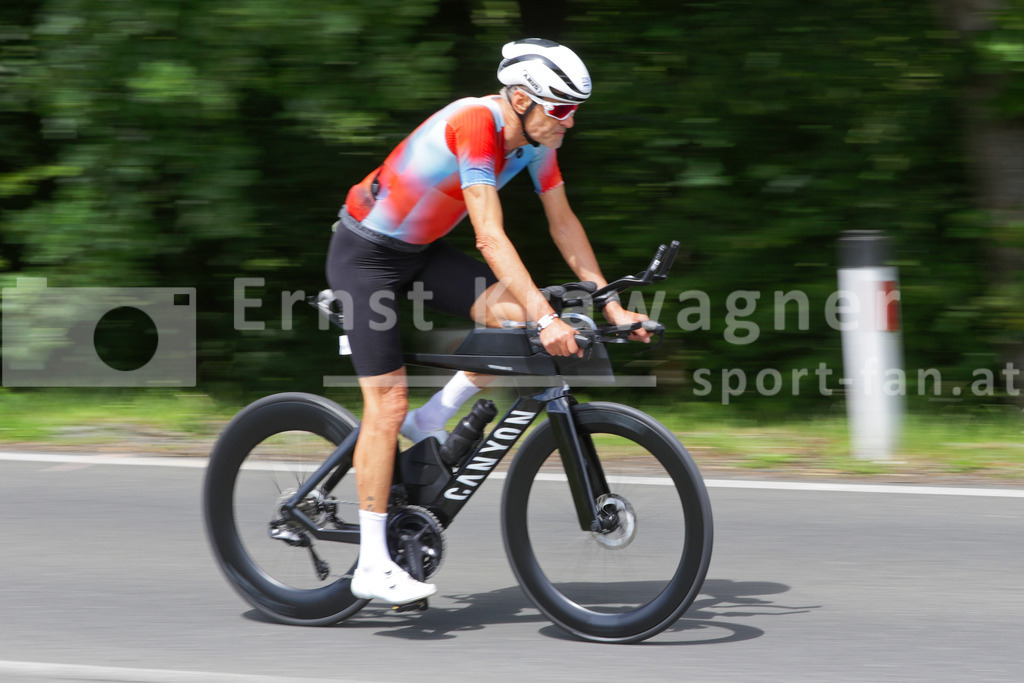 Klagenfurt 2026 | Henk Por (NED) Ironman, Klagenfurt 2026,  Lambichl, Klagenfurt , Austria. Photo: Ernst Krawagner - Realisiert mit Pictrs.com