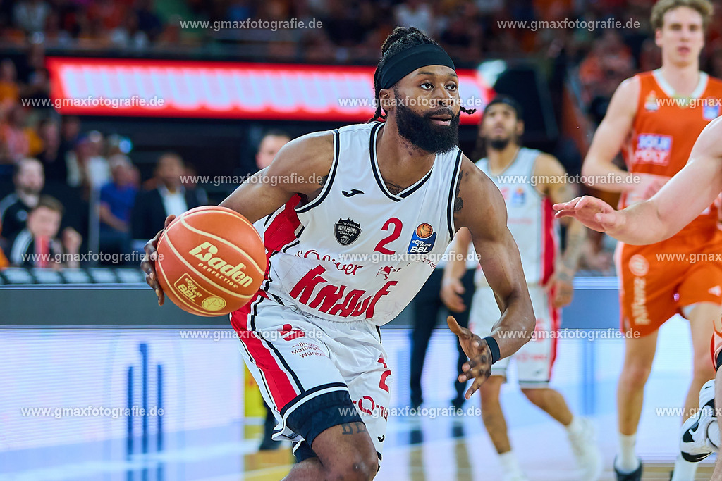 GER, ratiopharm ulm gegen FIT/ONE Würzburg Baskets, Basketball, 5. PlayOff, Halbfinale, EasyCredit Bundesliga, Spielzeit 2024/2025, 12.06.2025 | Bazou Kone (FIT/ONE Baskets Wuerzburg, #02)GER, ratiopharm ulm gegen FIT/ONE Würzburg Baskets, Basketball, 5. PlayOff, Halbfinale, EasyCredit Bundesliga, Spielzeit 2024/2025, 12.06.2025Foto: Eibner-Pressefoto/Gerald Oelze-de Stoppany