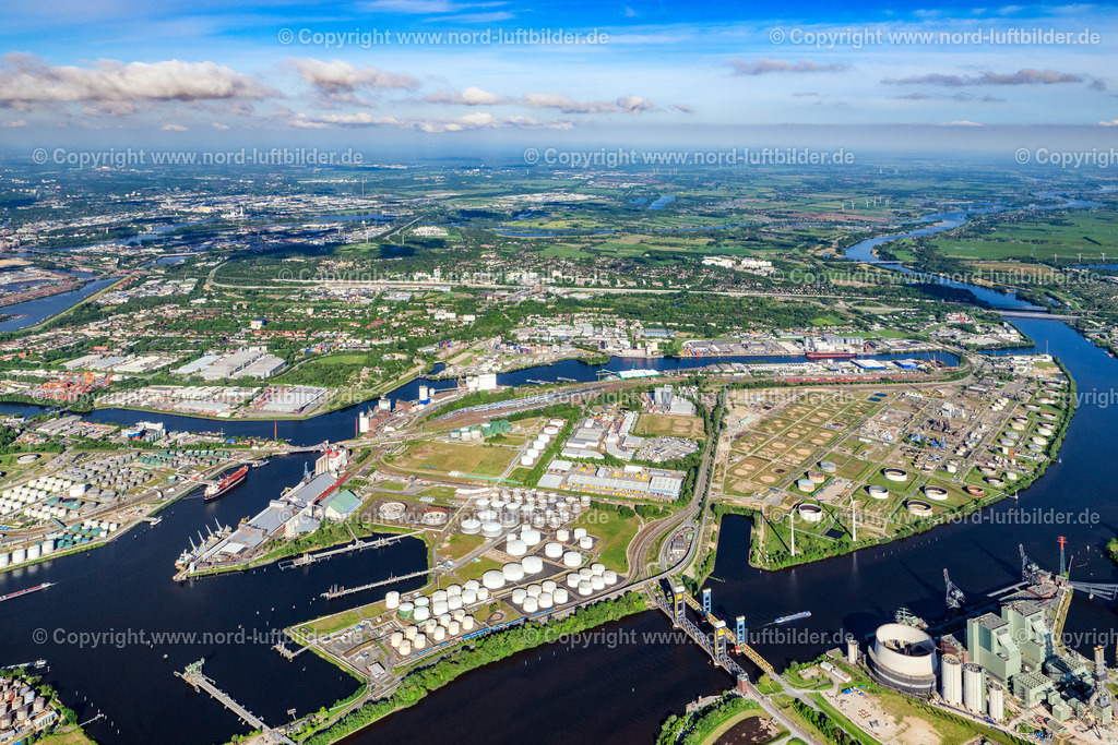 Hamburg_Wilhelmsburg_Hohe_Schaar_ELS_0146070524 | HAMBURG 07.05.2024 Gelände zu Kali- und Mineralöl- Umschlag mit Tanks und Industrieanlagen am Hohe Schaarhafen in Hamburg. // Premises for mineral oil storage with tanks and industrial facilities on Hohe Schaarhafen in Hamburg, Germany. Foto: Martin Elsen