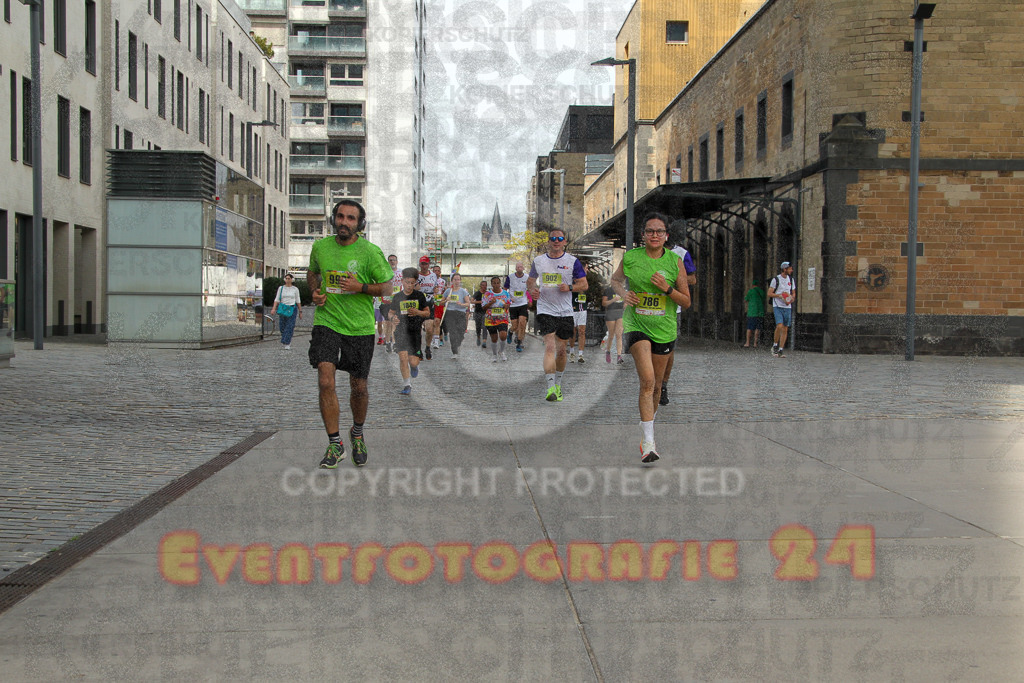 250920_1331_EV4_5908 | Sportfotografie im Rhein-Sieg Kreis, Köln, Bonn, NRW, Rheinland Pfalz, Hessen, etc. Unser Tätigkeitsfeld umfasst den Laufsport vom Volkslauf über den Marathon, Duathlon, Triathon bis zum Ultralauf wie Kölnpfad Ultra oder Schindertrail.