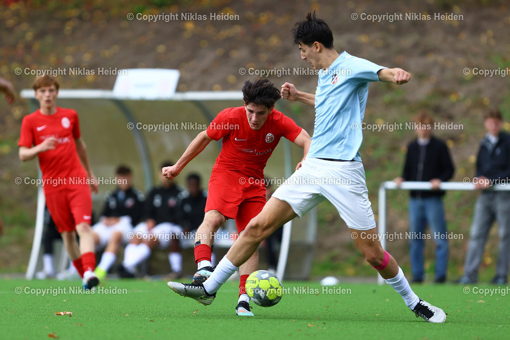 NH_EimsbüttelerTVU19_Altona93U19_RegionalligaNord_11102025 | #11 Yusuf Ensar Tek (Eimsbütteler TV U19), #6 Adrian Arda Cifci (Altona 93 U19)Fußball I Junioren I A-Junioren Regionalliga Nord I Saison 2025-2026  I 7. Spieltag I Eimsbütteler TV U19 - Altona 93 I 11.10.2025 I Sportzentrum Hoheluft