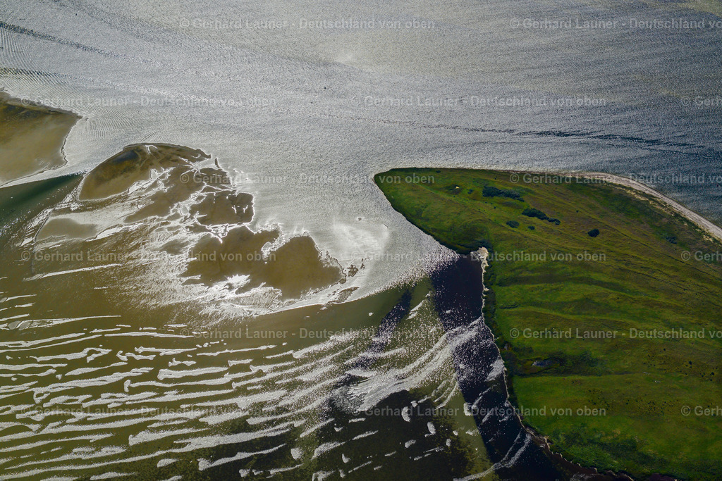 3638066 | Nationalpark Vorpommersche Boddenlandschaft, INSEL HIDDENSEE 25.08.2016 Sandbank- Landfläche entlang der Fahrrinne zwischen der Insel Hiddensee und der Halbinsel Bock an der Ostseeküste im Bundesland Mecklenburg-Vorpommern, Deutschland. // Sandbank land area along the fairway between the island of Hiddensee and the peninsula of Bock on the Baltic Sea coast in the state of Mecklenburg - Western Pomerania, Germany. Foto: Gerhard Launer