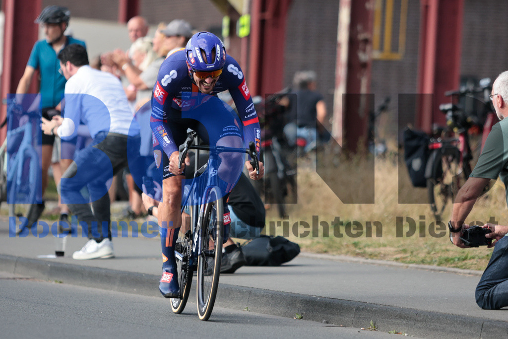 SES_DEUTOU20250820-46 | bond - Realisiert mit Pictrs.com