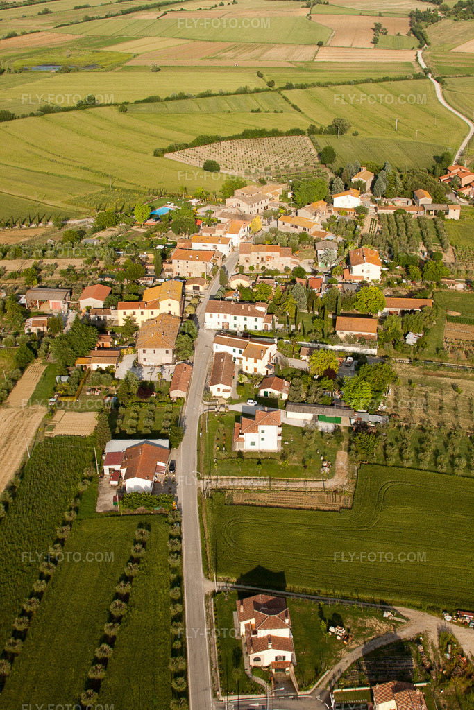Aerial view: View of the town in Fratticciola in the state Tuscany, Italy.Photo: IMG_27809.jpg taken on 05/29/2010 by Werner Riehm/FLY-FOTO.comResolution of the original: 3168 x 4752 px