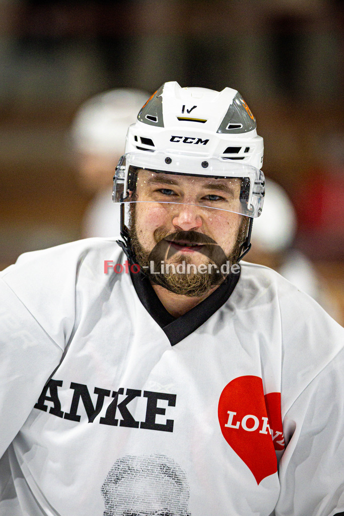 SC Forst NATURE BOYS gegen ESC Hassfurt HAWKS | Eishockey Landesliga Herren Playoffs 2024/25 - Spiel 2 von 4, SC Forst NATURE BOYS gegen ESC Hassfurt HAWKS, 20250222,Tobias ESTERMAIER (Nature Boyz 88) Portrait, Freisteller,2025-02-22 in Peißenberg (Eisstadion Peißenberg)Tobias ESTERMAIER (Nature Boyz 88)Copyright: WolfgangxLindner foto-lindner.de