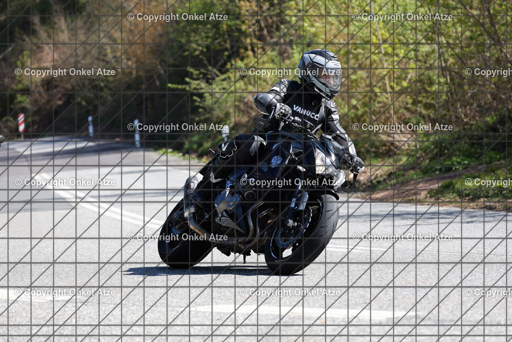 IMG_7066 | Fotograf am Kyffhäuser. Onkel Atze. Kyffhäuser Rennstrecke. Café36. Motorsportfotografie. - Realisiert mit Pictrs.com