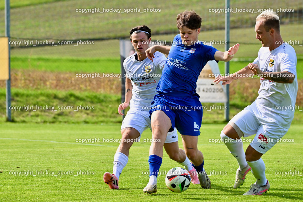 ASKÖ Köttmannsdorf vs. Union Matrei | #21 Marco Resignier UNION Matrei, #7 Oliver Gomig UNION Matrei, #11 Aner Mandzic ASKÖ Köttmannsdorf, ASKÖ Köttmannsdorf vs. Union Matrei, ASKÖ Köttmannsdorf vs. Union Matrei am 13.09.2025 in Köttmannsdorf (Sportplatz Köttmannsdorf), Austria, (Photo by Bernd Stefan)