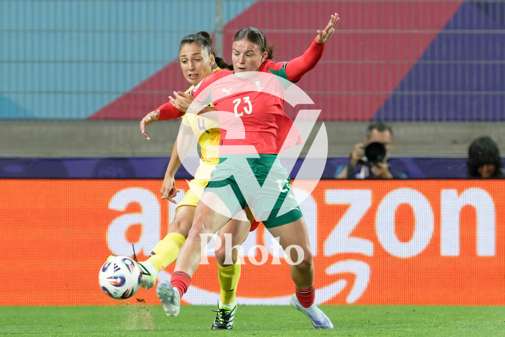 Portugal v Belgium: UEFA Women's EURO 2025 Group B | SION, SWITZERLAND - JULY 11: Amber Tysiak of Belgium (L) and Telma Encarnacao of Portugal (R)  fight for possession  during the UEFA Women's EURO 2025 Group B match between Portugal and Belgium at Stade de Tourbillon on July 11, 2025 in Sion, Switzerland. (Photo by Giuseppe Velletri/Sports Press Photo/Getty Images)