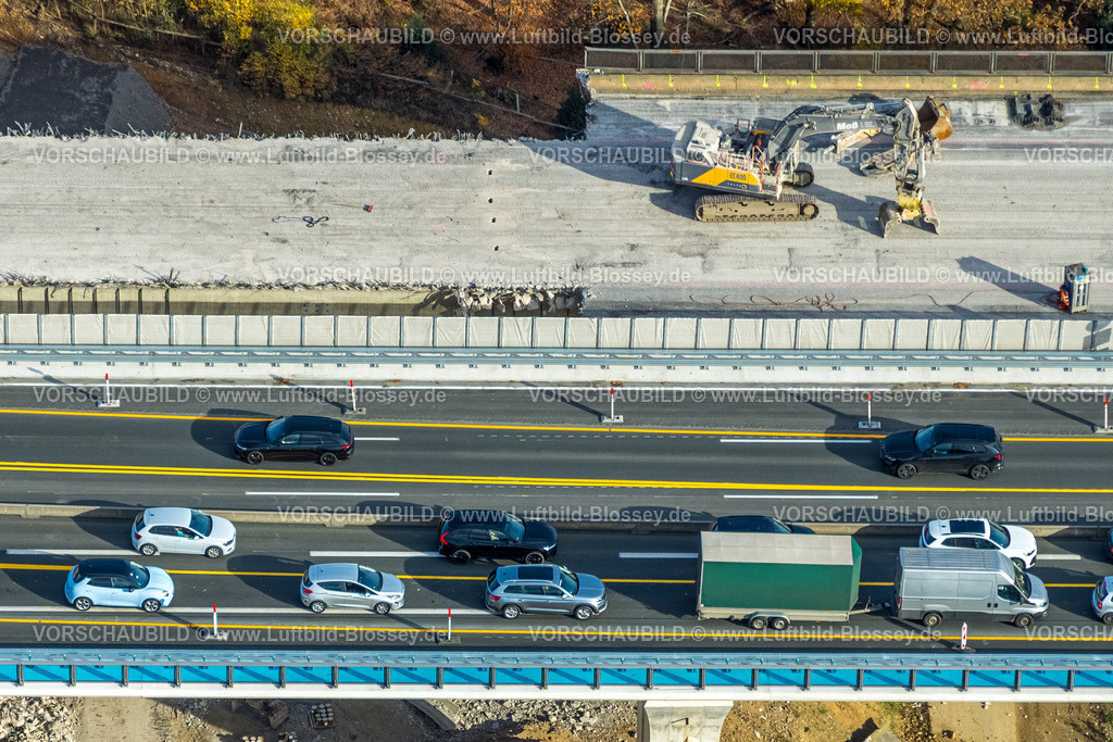 Luedenscheid251102302_A45 | Luftbild, Großbaustelle an der Talbrücke Sterbecke der Autobahn A45, Brückenersatz im laufenden Verkehr, Anschlussstelle Lüdenscheid-Nord, Heedfeld, Schalksmühle, Sauerland, Nordrhein-Westfalen, Deutschland