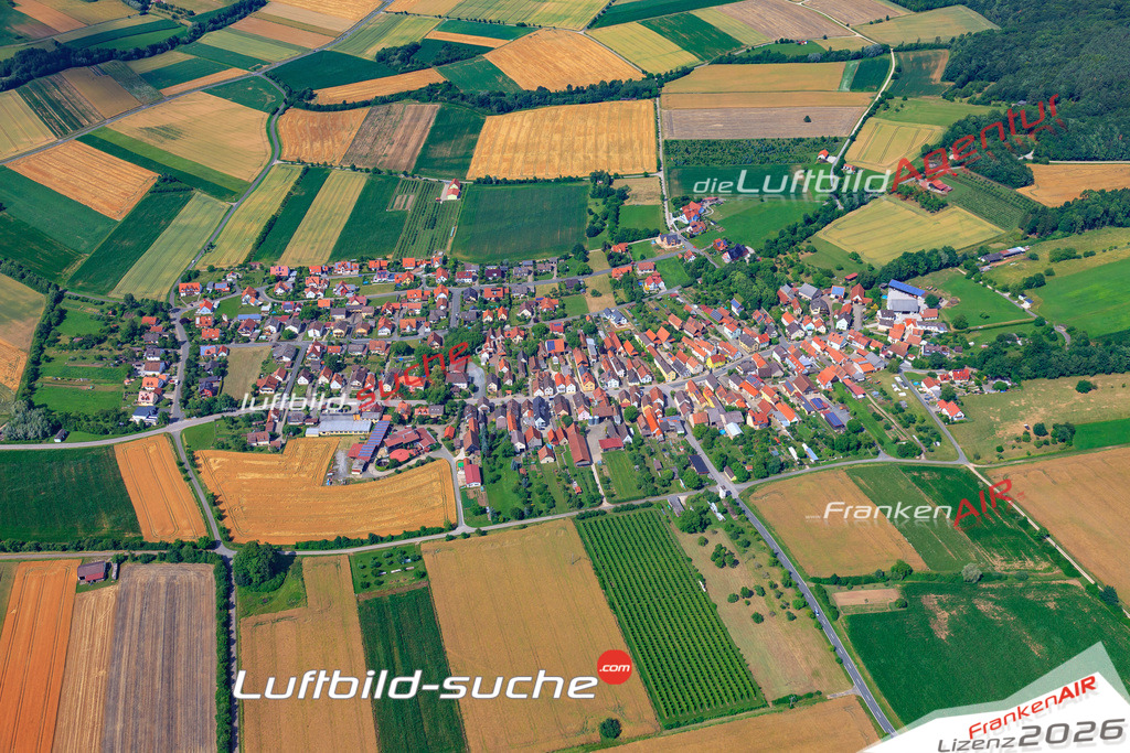 Die Luftaufnahme Kauernhofen - Eggolsheim wurde 2017 mittels Flugzeug (keine Drohne) erstellt. Perfekte Schärfe und Druck- Auflösung- Garantiert!