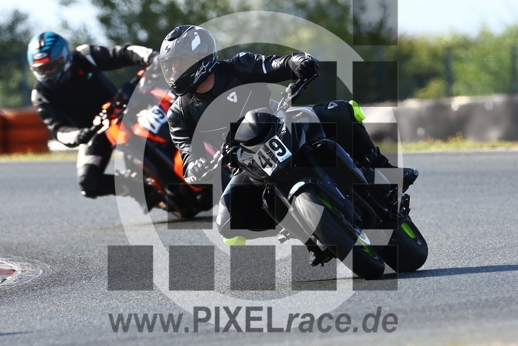0079-20240910_05921 | Schöne Erinnerungen an spannende Momente - das festzuhalten ist unser Job. PIXELrace.de ist seit 2003 auf den Rennstrecken Europas unterwegs um die Action draußen beim Fahren und die wunderbare Stimmung imm Fahrerlager für euch einzufangen.