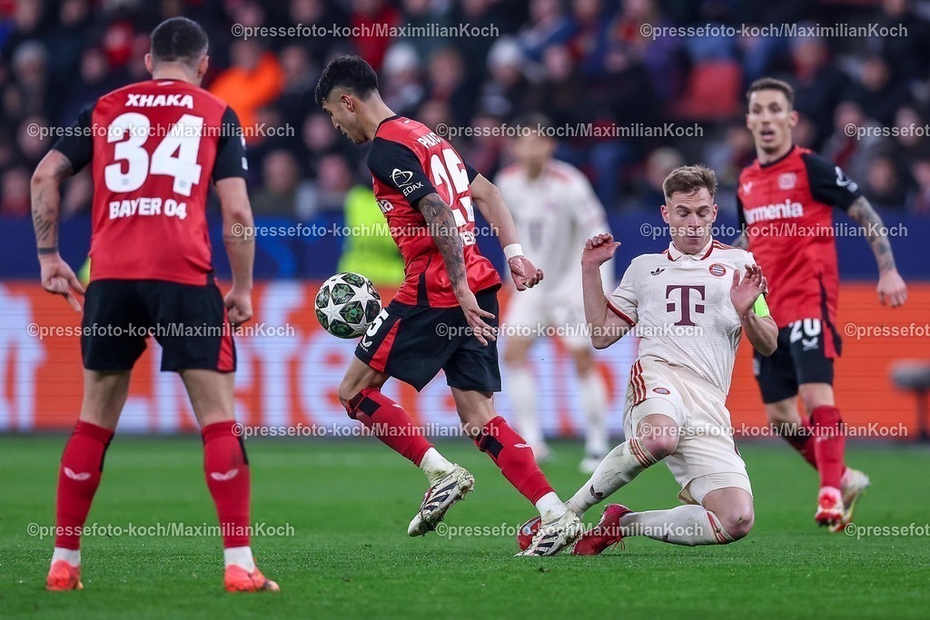 UCL11032502474 | 11.03.2025, Fußball, UEFA Champions League, Bayer 04 Leverkusen - FC Bayern München, Achtelfinale Rückspiel, BayArena, Saison 2024 2025: Exequiel Palacios (Bayer04 Leverkusen #25) im Zweikampf gegen Jamal Musiala (FC Bayern #42)DFB regulations prohibit any use of photographs as image sequences and or quasi-video.