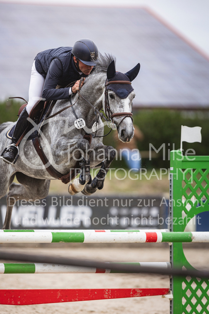 250417_Springpferde-L2-357 | Deine schönsten Turniermomente als professionelle Fotos! Entdecke hochwertige Pferdesport-Fotografie im Online-Shop. Jetzt Fotos finden & bestellen!