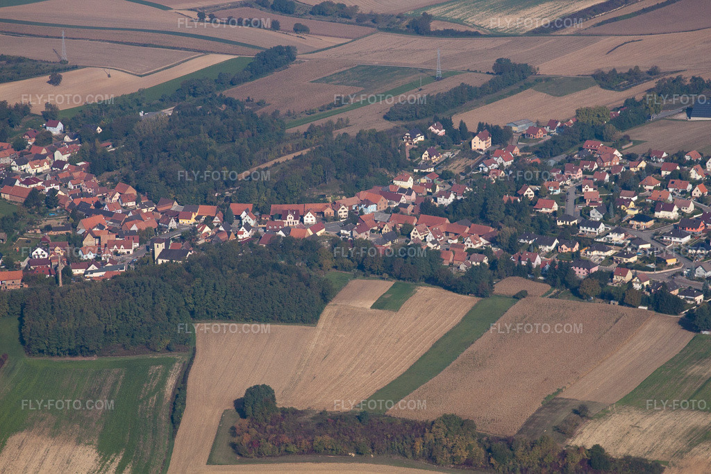 Aerial view: View of the town in Mothern in the state Bas-Rhin, France.Photo: IMG_45905.jpg taken on 10/16/2011 by Werner Riehm/FLY-FOTO.comResolution of the original: 4752 x 3168 px