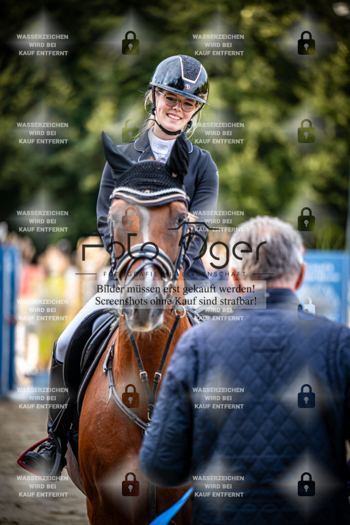 2026-09---Waldhof-11-0028 | Entdecke hochwertige Reitturnierfotos von Foto Oger. Professionell, emotional und authentisch – jetzt Lieblingsmomente im Shop bestellen.Deutschlandweite Turnierfotografie. - Realisiert mit Pictrs.com