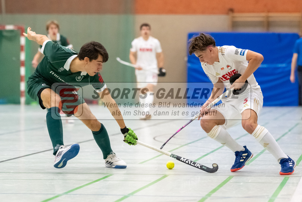 SFE_20240113_0055 | Mülheim, Deutschland, 13.01.2024: Justus Warweg (Rot-Weiss Köln) in Aktion waehrend des Spiels der Halle 1. Bundesliga Herren zwischen Uhlenhorst Mülheim vs Rot-Weiss Köln im Sporthalle Lehnerstr. (HTCU) am 13.01.2024 in Mülheim, Deutschland. (Foto von Stephan Fehrmann)

Mülheim, Germany, 13.01.2024: Justus Warweg (Rot-Weiss Köln) in action during the game of Halle 1. Bundesliga Herren between Uhlenhorst Mülheim vs Rot-Weiss Köln in Sporthalle Lehnerstr. (HTCU) at 13.01.2024 in Mülheim, Deutschland. (Foto von Stephan Fehrmann)