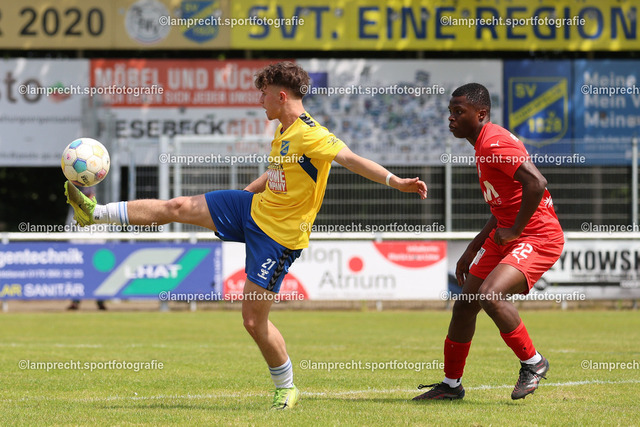 Fußball I Herren I Saison 2024-2025 I Senioren Landesliga Holstein I 29. Spieltag I SV Todesfelde U23 - 1.FC Phönix Lübeck II I 24.05.2025.079 | v.l. Bejte Rama (21, SV Todesfelde U23), Robie Boamah Seibt (22, 1. FC Phönix Lübeck II) - Realisiert mit Pictrs.com