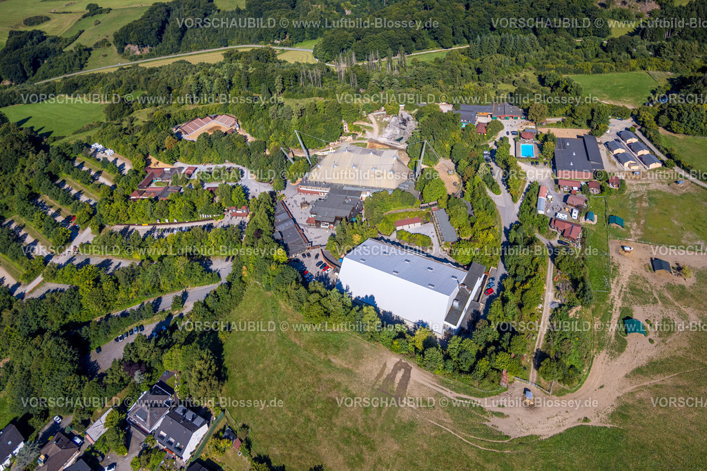 Lennestadt250811599 | Luftbild, Elspe-Festival-Gelände Karl-May Festspiele mit Naturbühne und Festivalhalle, Elspe, Lennestadt, Sauerland, Nordrhein-Westfalen, Deutschland