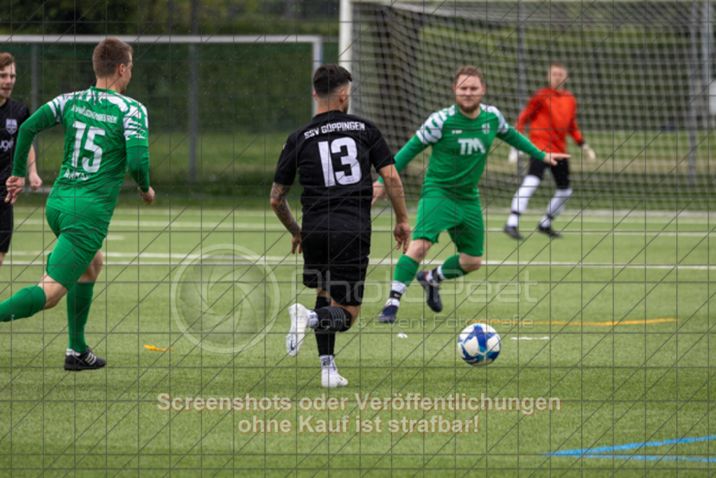 20250504_150902_0135 | #,SSV Göppingen (schwarz) vs. TSV Wäschenbeuren (grün), Fussball, Kreisliga A3 - Bezirk Neckar/Fils, 25. Spieltag, Saison 2024/2025, Kunstrasensportplatz Nord, Hohenstaufenstr. 123, 73033 Göppingen, 04.05.2025 - 15:00 Uhr,Foto: PhotoPeet-Sportfotografie/Peter Harich