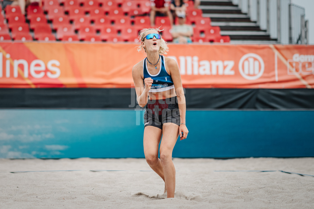 Beachvolleyball | Frauen | Allianz German Beach Tour 2024 | Tourstop Kühlungsborn 2 | 15.08.2024 | Emma Gangey jubelt