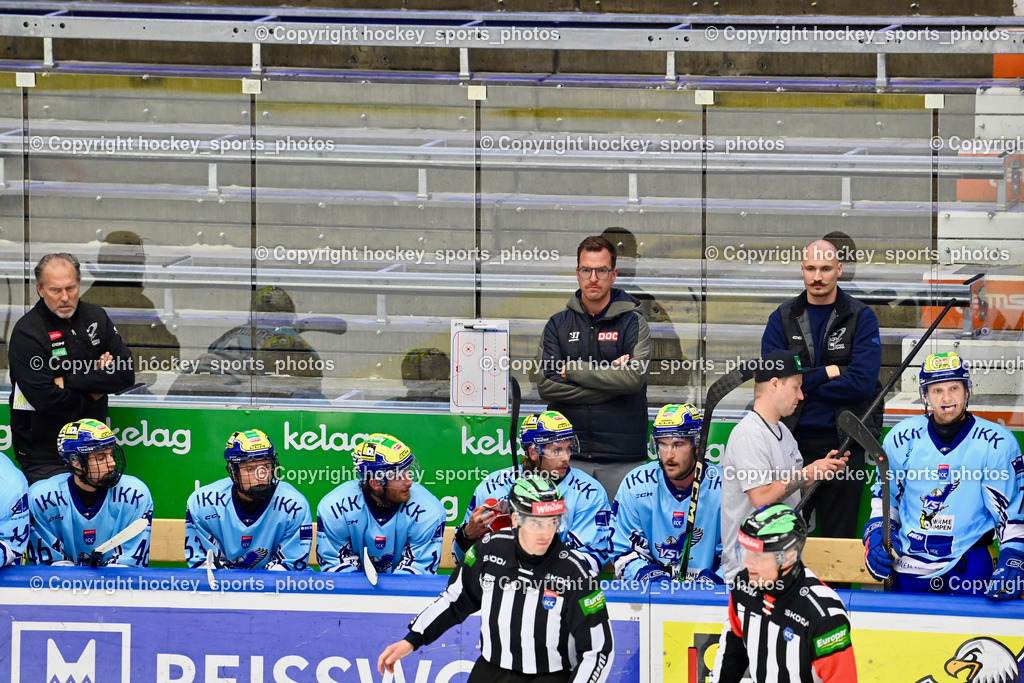 EC iDM Wärmepumpen VSV vs. KHL Sisak | Spielerbank EC VSV, Tray Tuomie Headcoach EC VSV, Dr. Müller-Muttonen Steve-Oliver Teamdoc EC VSV, Nico Steinwender Physiotherapist EC VSV, Baustelle, EC iDM Wärmepumpen VSV vs. KHL Sisak, EC iDM Wärmepumpen VSV vs. KHL Sisak am 02.09.2025 in Villach (Stadthalle Villach), Austria, (Photo by Bernd Stefan)