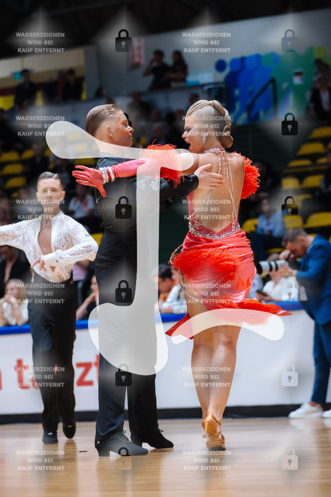 Hessen Tanzt WDSF Open Youth Latin 39th (56) Mykhailo Redko _ Anastacia Kuhn (TSC Astoria Karlsruhe)-2025-05-17-1439 | Webshop for digital downloads and prints of dance sport, event & show photographer Julian Link - Realisiert mit Pictrs.com