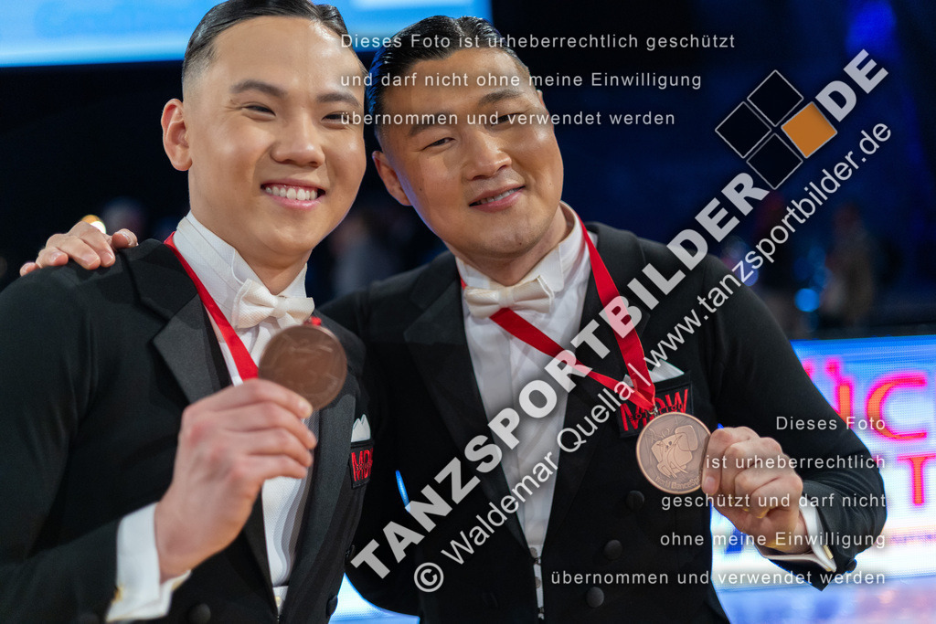 20251206-06369 | Hier finden Sie Tanz Bilder vom Latein und Standard Formationen tanzen. Sportbilder vom Tanzsport. Schöne Fotos und von Weltmeisterschaft, Europameisterschaft, Bundesliga, Regionalliga, Oberliga und Landesliga sowie von GOC Stuttgart, DanceComp, WM Bremen