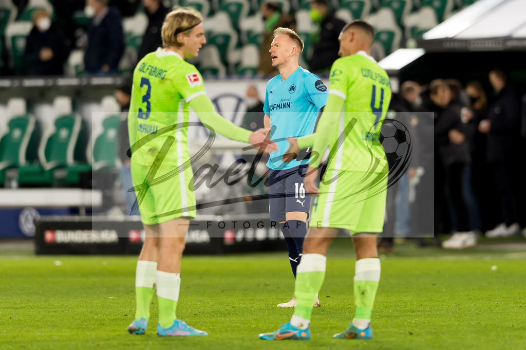WOBFUE20220206_066 | Fussball, Herren: Havard Nielsen (SpVgg Greuther Fuerth) enttaeuscht bei dem Spiel der 1. Bundesliga zwischen VfL Wolfsburg und SpVgg Greuther Fuerth in der Volkswagen Arena am 06.02.2022 in Wolfsburg, Deutschland.DFB / DFL REGULATIONS PROHIBIT ANY USE OF PHOTOGRAPHS AS IMAGE SEQUENCES AND/OR QUASI-VIDEO. - Realisiert mit Pictrs.com