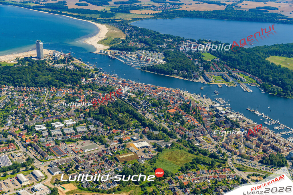 Schöne Luftaufnahme als Geschenk in Travemünde Lübeck - Die Luftbildaufnahme wurde 2025 vom UL-Flugzeug heraus erstellt ( keine Drohne ) - Hochauflösende Luftaufnahme -Nicht vergleichbar mit Google Maps oder Satelittenbilder- Die Geschenkidee !Mit Lizenz und Bildrechte bestellbar