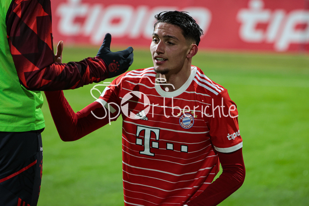 FC Bayern Amateure - 1. FC Schweinfurt | Yusuf Karhan KABADAYI (FCB #7) freut sich ueber den Siegtreffer zum 3-2 in der Nachspielzeit