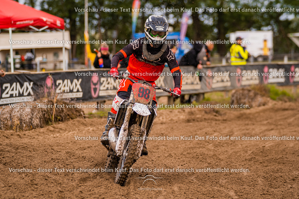 10_05_Dreetz-4118 | Sportfotografin aus Berlin-Brandenburg mit Fokus auf Motocross. Ich halte deine sportliche Leistung und echte Emotionen auf und neben der Strecke professionell fest. Entdecke die Fotos von deinem Rennen und bestelle sie direkt hier im Shop.