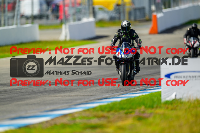 MaZZes_FotoMatrix_240615_6636 | WEISS