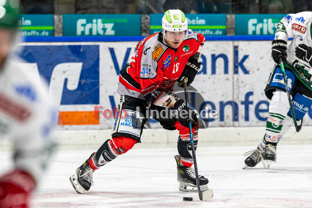 TSV Peißenberg Miners vs TSV Erding Gladiators | Eishockey Bayernliga 2023/2024, TSV Peißenberg Miners vs TSV Erding Gladiators, 20240107,
Valentin HÖRNDL (Miners 18) in Aktion,
2024-01-07 in Peißenberg (Eisstadion)
18 Valentin HÖRNDL (Miners 18)
Copyright: WolfgangxLindner foto-lindner.de