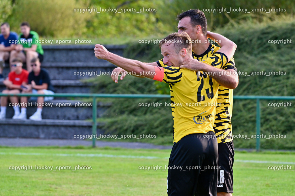 FC Faakersee vs. Rapid Lienz  | Jubel FC Faakersee, #23 Roman Adunka FC Faakersee, #18 Andreas Unterguggenberger FC Faakersee, FC Faakersee vs. Rapid Lienz , FC Faakersee vs. Rapid Lienz  am 04.08.2024 in Faakersee (Sportplatz Faakersee), Austria, (Photo by Bernd Stefan)