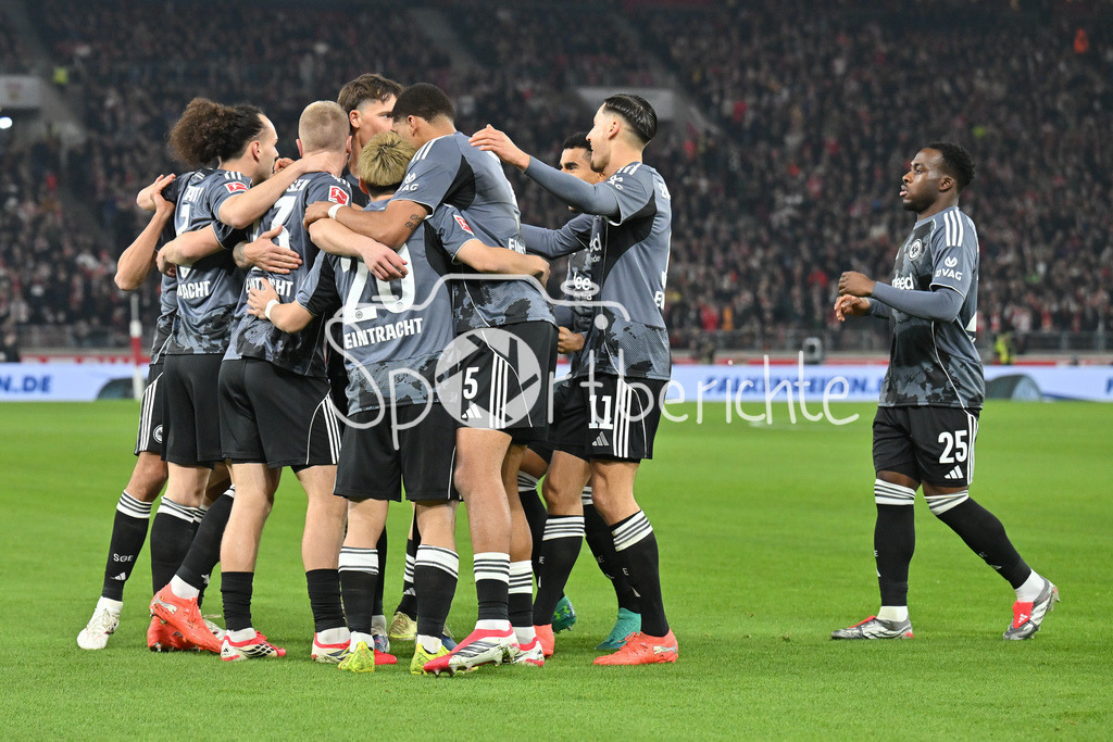 VfB Stuttgart - SG Eintracht Frankfurt | STUTTGART, GERMANY - 13. JANUARY:Jubel der Gäste nach dem Treffer zum 0-1 durch Rasmus KRISTENSEN (Eintracht Frankfurt 13) / Tor / Torschuetze / Freude / Happy während dem Bundesligamatch zwischen dem VfB Stuttgart und der SG Eintracht Frankfurt am 17. Spieltag in der MHP-Arena / DFL REGULATIONS PROHIBIT ANY USE OF PHOTOGRAPHS AS IMAGE SEQUENCES AND/OR QUASI-VIDEO