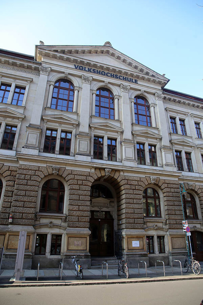 Foto: Leipzig - Volkshochschule | Das Team hinter BILDLEXIKON LEIPZIG bündelt historische wie aktuelle Informationen über die Stadt Leipzig in Text und Bild auf einer Plattform und stellt diese der interessierten Öffentlichkeit zur Verfügung.