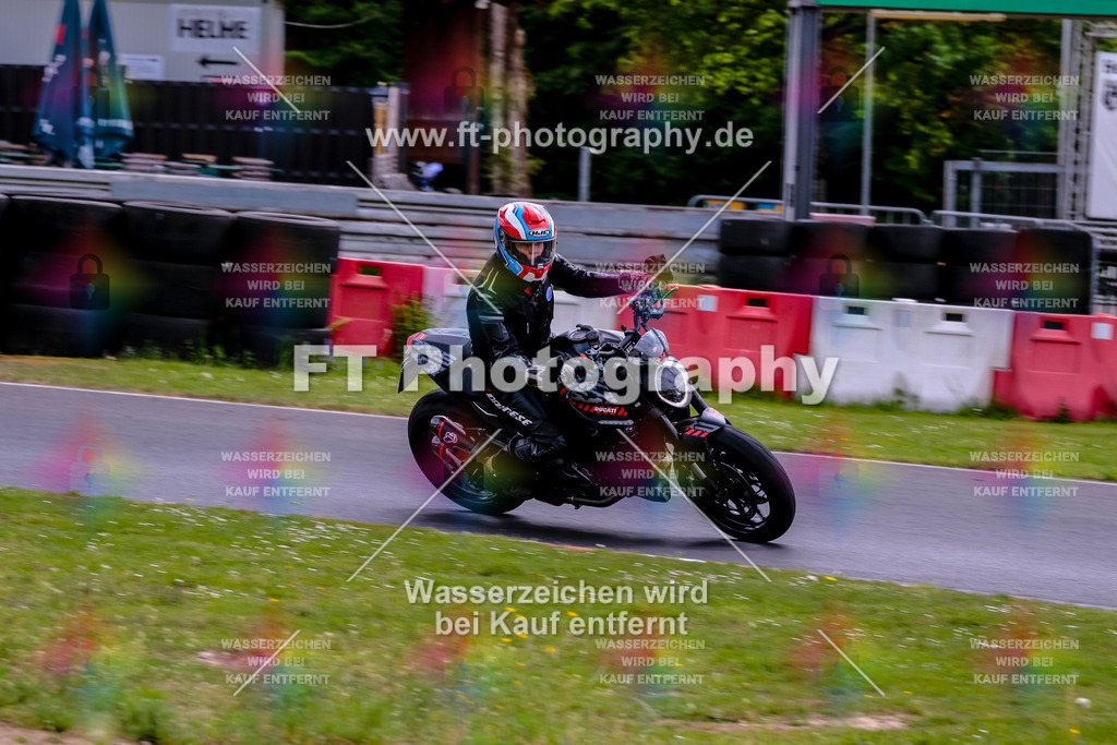 MotoTeamVBK-20998 | Hier findet Ihr Bilder von Touristenfahrten auf der Nürburgring Nordschleife oder von anderen Veranstaltungen die ich besucht habe. Viel Spass beim Durch Schauen 