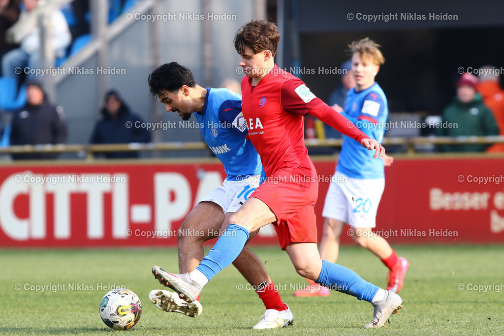 NH_HolsteinKielU19_BlumenthalerSVU19_U19DFBNachwuchsliga_08022025 | #10 Ali Jamil Abdulla (Holstein Kiel U19), #7 Oleksandr Chuzhykov (Blumenthaler SV U19)Fußball I Junioren I U19 DFB-Nachwuchsliga I Saison 2024-2025 I Hauptrunde Liga B, Gruppa A, 2. Spieltag I Holstein Kiel U19 - Blumenthaler SV U19 I 08.02.2025 I Citti-Fußballpark