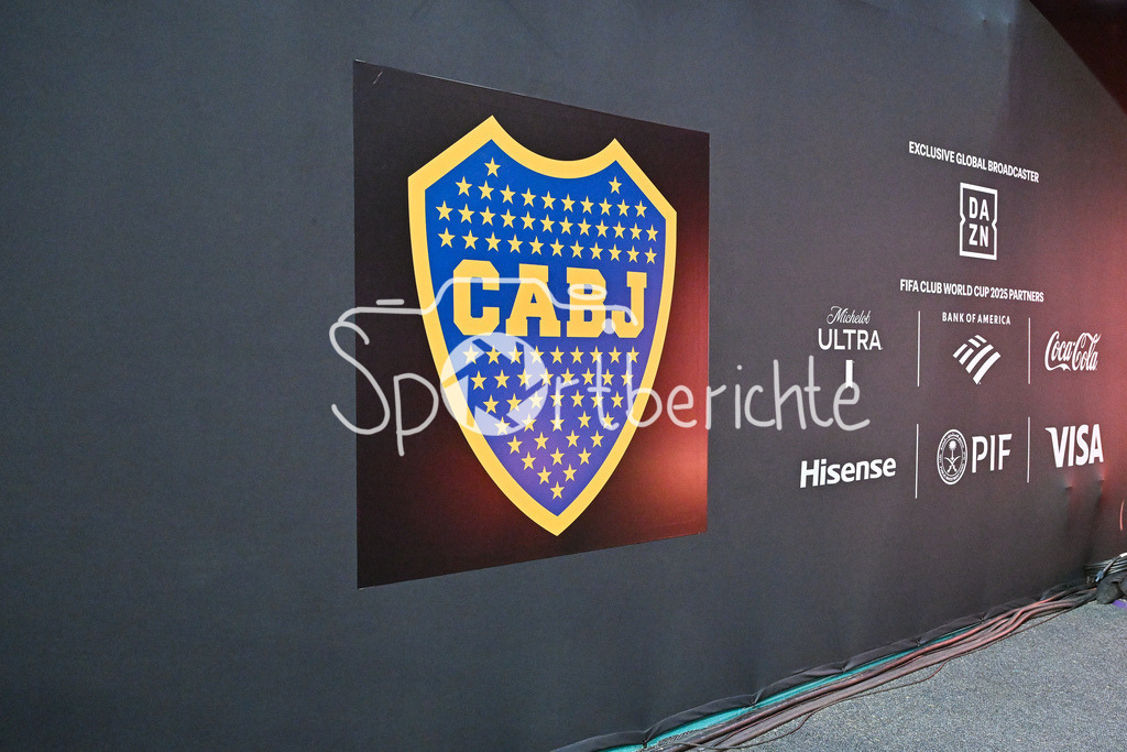 FC Bayern München - Boca Juniors | das Logo der Boca Juniors bei der FIFA Club WM in den USA / Symbolbild / FIFA Club World Cup: FC Bayern Muenchen - Boca Juniors, Hard Rock Stadium am 20.06.2025 / NOT FOR SALE IN USA