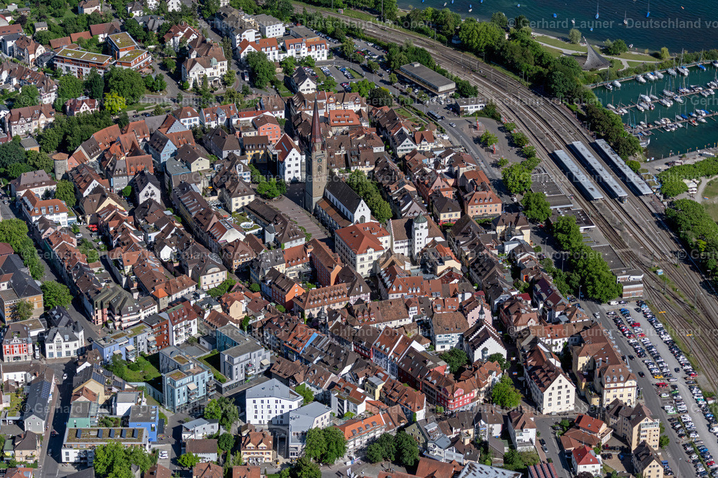 4032350 | RADOLFZELL AM BODENSEE 12.06.2020 Stadtansicht vom Innenstadtbereich in Radolfzell am Bodensee am Bodensee im Bundesland Baden-Württemberg, Deutschland. Weiterführende Informationen bei: Tourismus- und Stadtmarketing Radolfzell GmbH. // City view of the city area of in Radolfzell am Bodensee in the state Baden-Wurttemberg, Germany. Further information at: Tourismus- und Stadtmarketing Radolfzell GmbH. Foto: Gerhard Launer