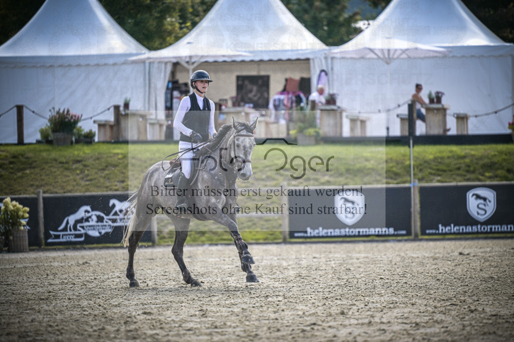DOS_8075 | Entdecke hochwertige Reitturnierfotos von Foto Oger. Professionell, emotional und authentisch – jetzt Lieblingsmomente im Shop bestellen.Deutschlandweite Turnierfotografie. - Realisiert mit Pictrs.com