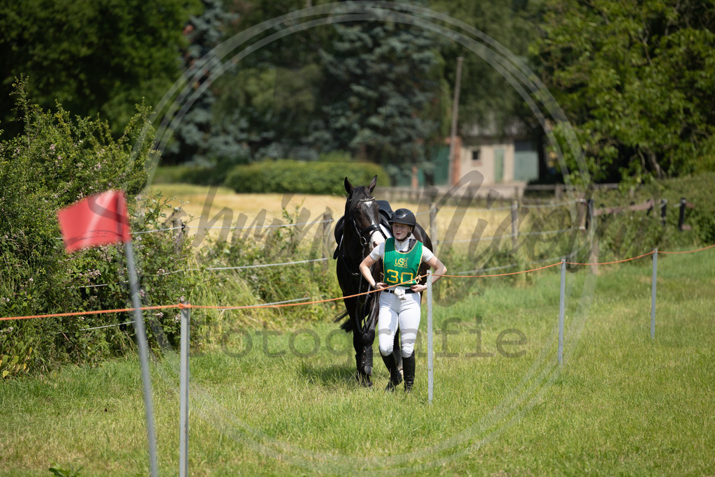 994A0937 | sabrinanicolaifotografie - Realisiert mit Pictrs.com