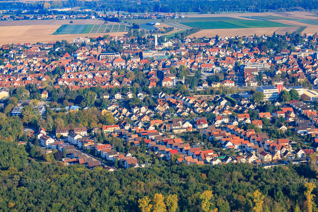 Luftbild: Stadtansicht von Süden in Kandel im Bundesland Rheinland-Pfalz in Deutschland. Foto: IMG_45808.jpg vom 16.10.2011 durch Werner Riehm/FLY-FOTO.de