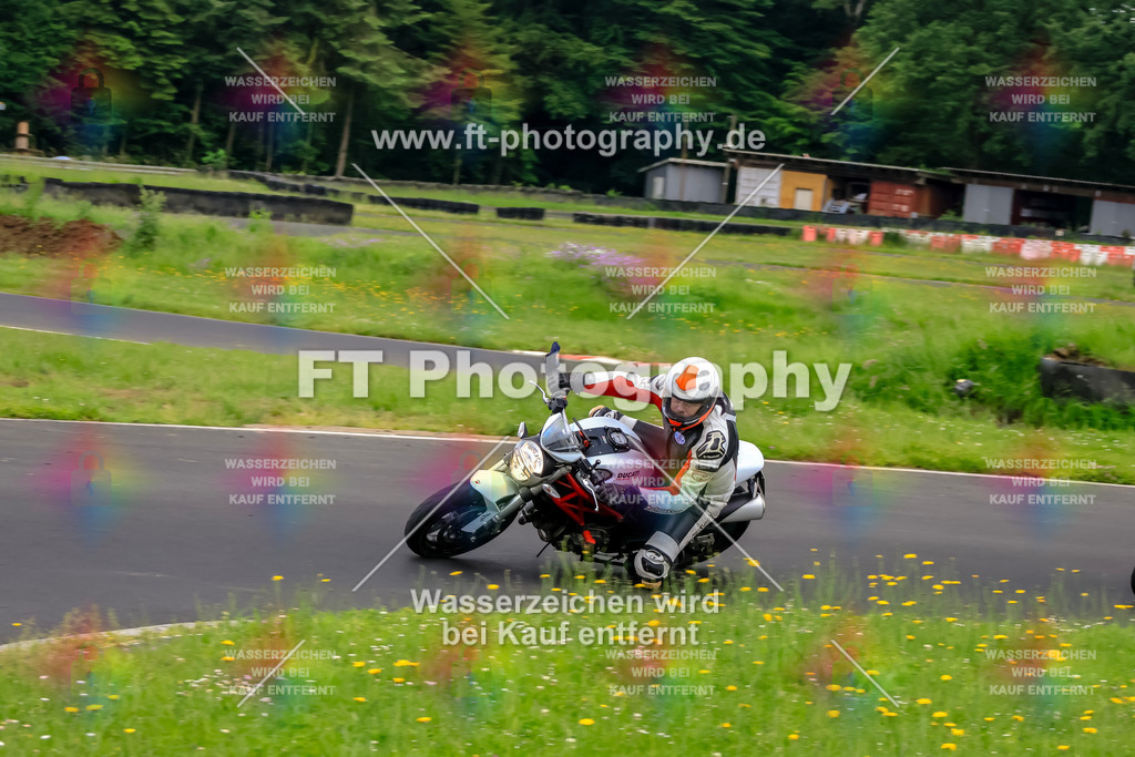 VBK-7008 | Hier findet Ihr Bilder von Touristenfahrten auf der Nürburgring Nordschleife oder von anderen Veranstaltungen die ich besucht habe. Viel Spass beim Durch Schauen 