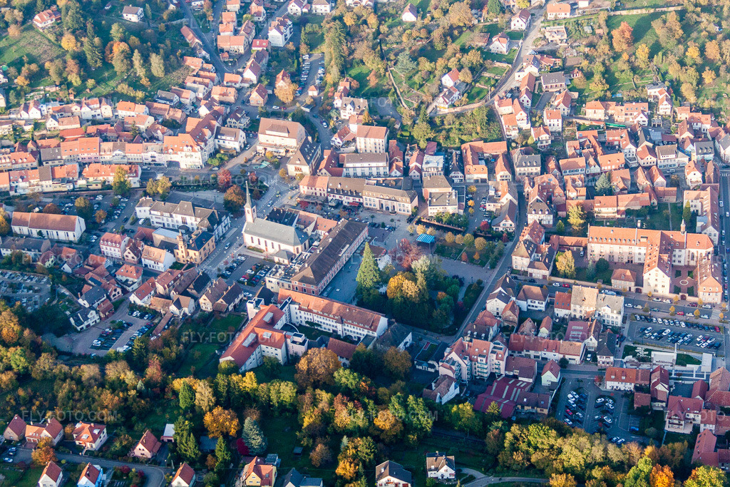 Aerial view: Churches, thermal baths and Casino Barrière in Niederbronn-les-Bains in the state Bas-Rhin, France.Photo: IMG_54171.jpg taken on 10/21/2012 by Werner Riehm/FLY-FOTO.comResolution of the original: 4752 x 3168 pxPoker, Machines à Sous, Blackjack, Roulettes... | Casinos Barrière